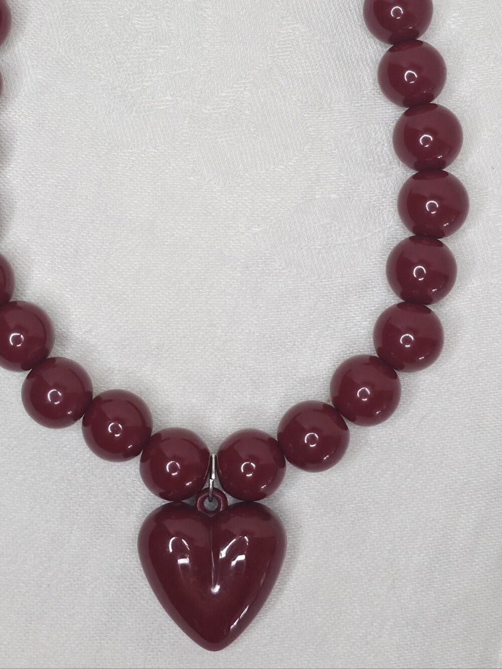 Source Unknown Retro Burgundy Big Resin Bead Heart Statement Choker Necklace - Picture 3 of 4